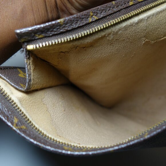 Vtg Louis Vuitton Monogram Posh Toilette 26 Cosmetic Pouch, Size 9 in x 9.5 in - Picture 15 of 16